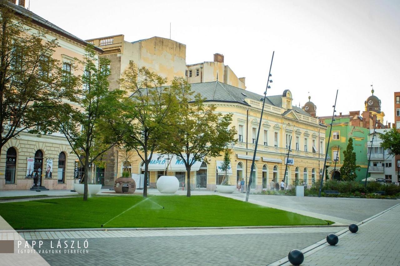 Ruben Apartman City Center Debrecen Esterno foto